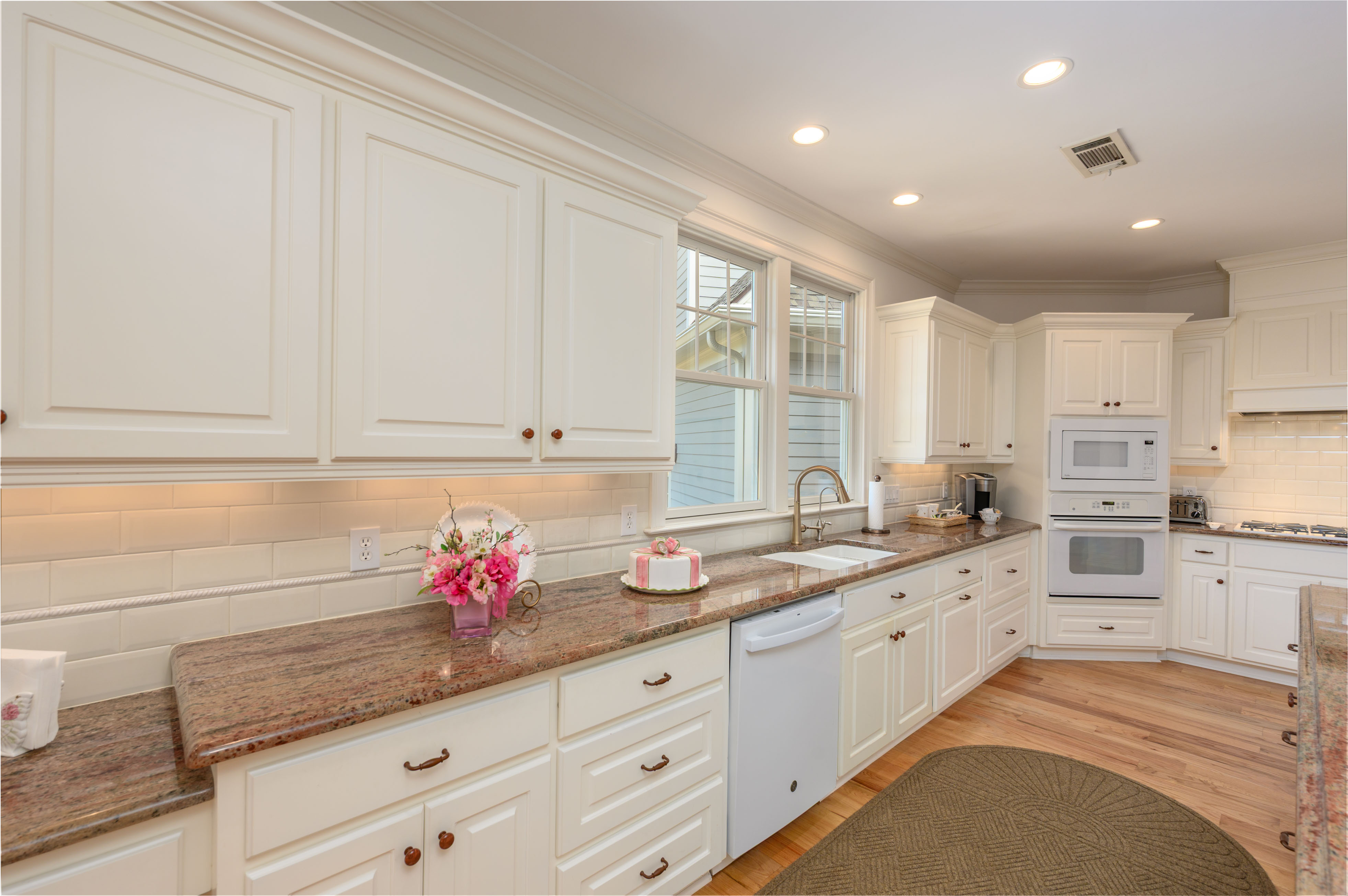 1061 School House Spring image 11